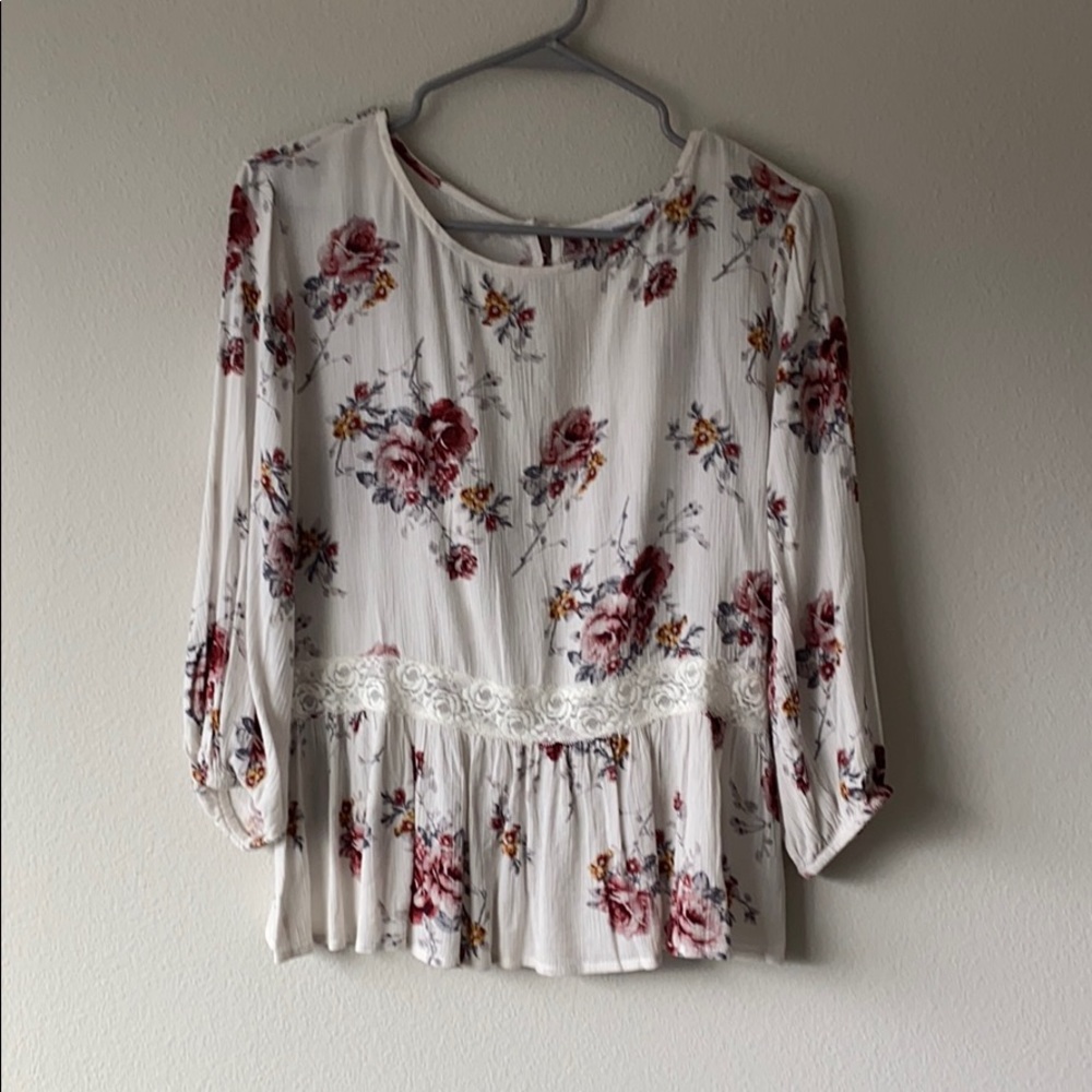 Three quarter sleeve, backless floral top